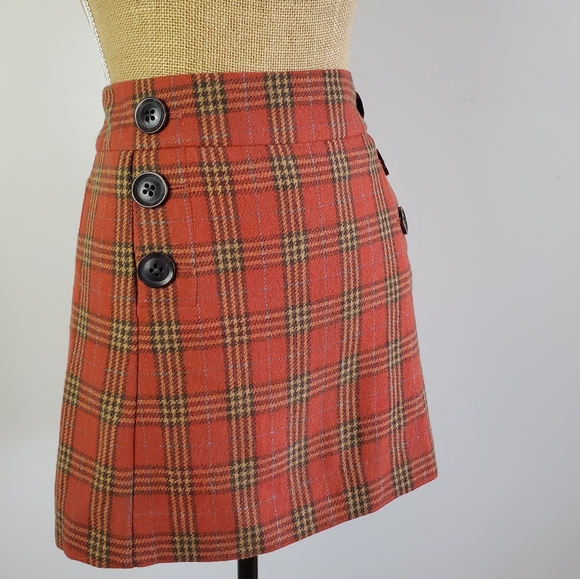 GAP Dresses & Skirts - GAP plaid wool mini skirt with buttons